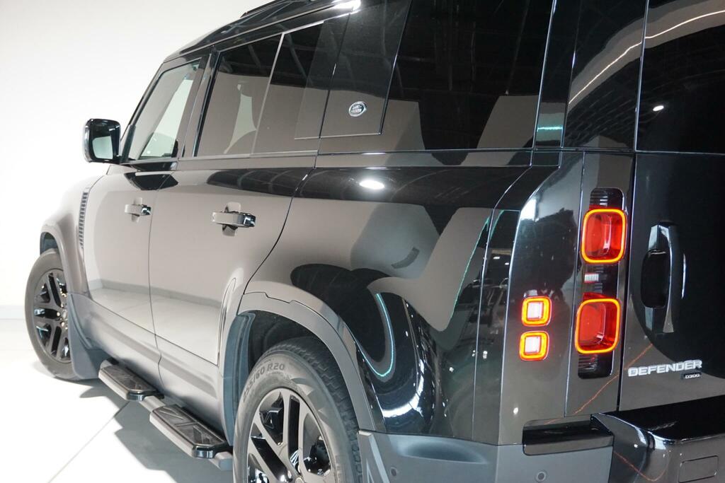 Land Rover Defender 110 X-dynamic S Grey #49