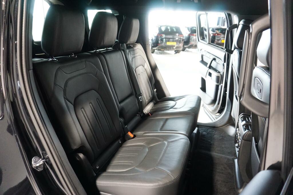 Land Rover Defender 110 X-dynamic S Grey #53