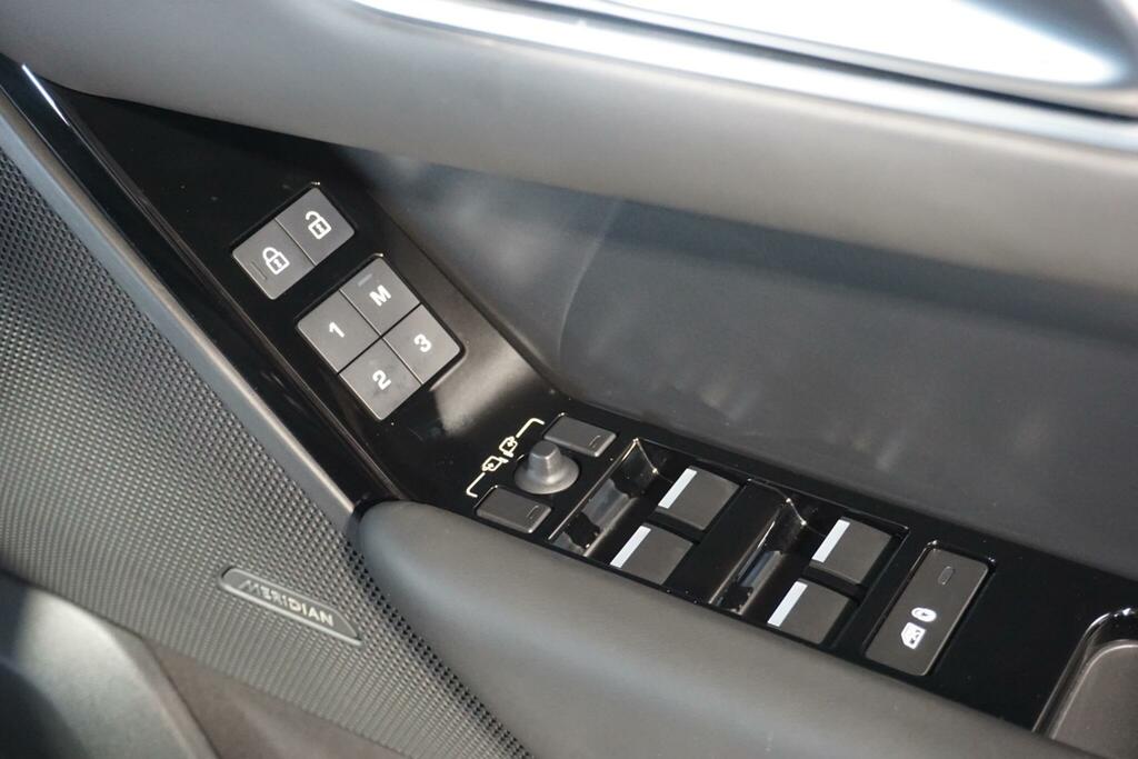 Land Rover Range Rover Velar Dynamic Se Blue #61