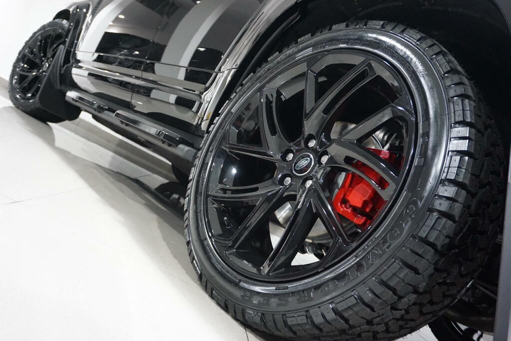 Land Rover Defender 110 X-dynamic Hse Black #51