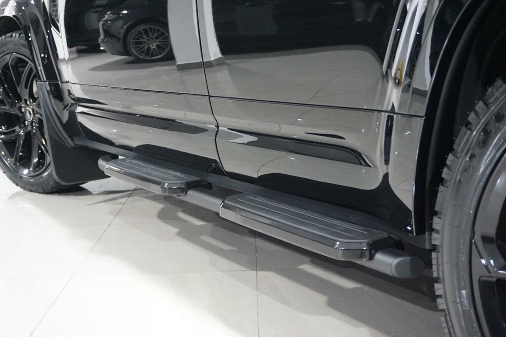Land Rover Defender 110 X-dynamic Hse Black #70