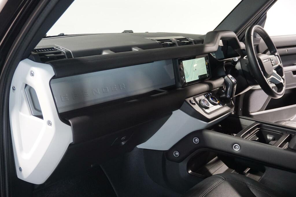 Land Rover Defender 110 X-dynamic Hse Black #53