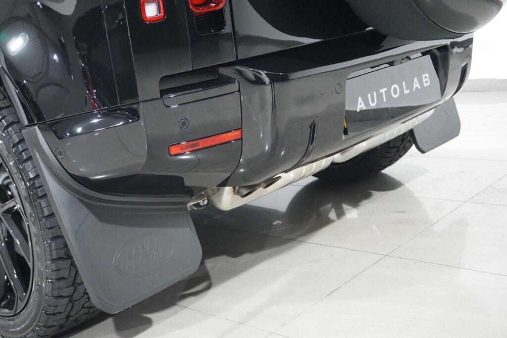 Land Rover Defender 110 X-dynamic Hse Black #67