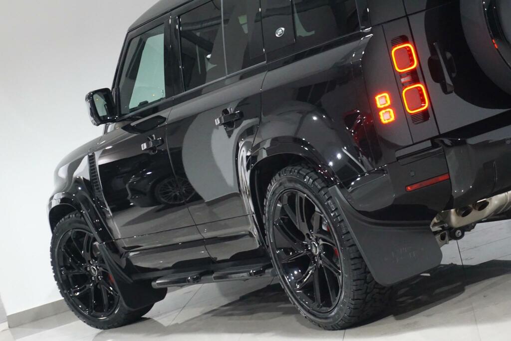 Land Rover Defender 110 X-dynamic Hse Black #42