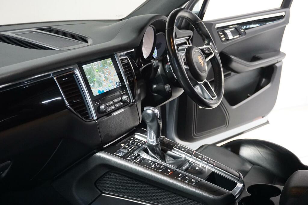 Porsche Macan Turbo Pdk Grey #53