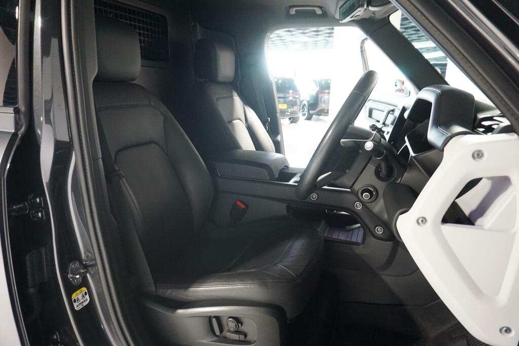 Land Rover Defender 110 D250 X-dynamic Se Grey #7