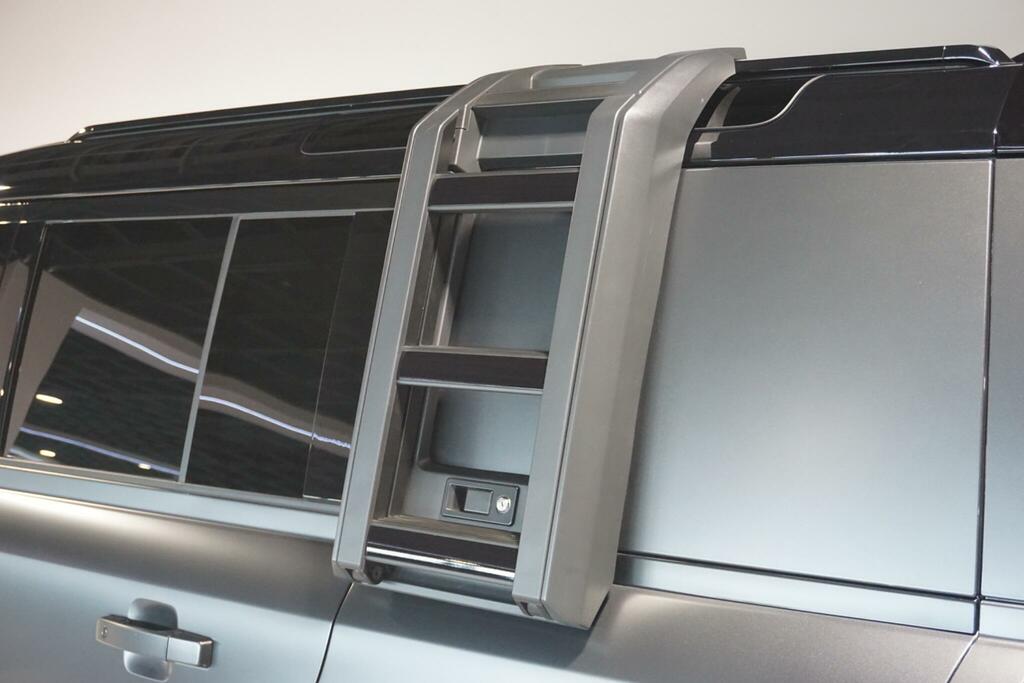 Land Rover Defender 110 D250 X-dynamic Se Grey #62