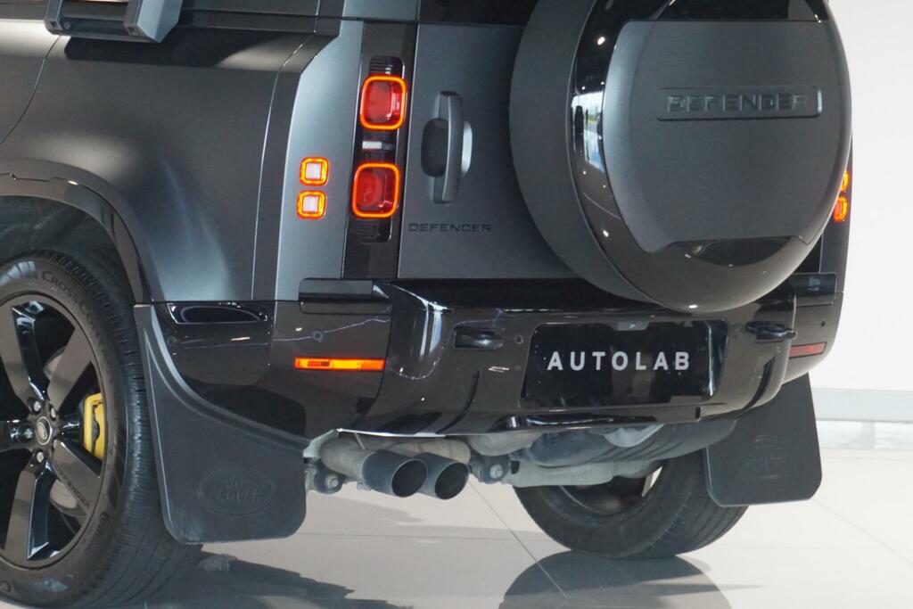 Land Rover Defender 110 D250 X-dynamic Se Grey #40