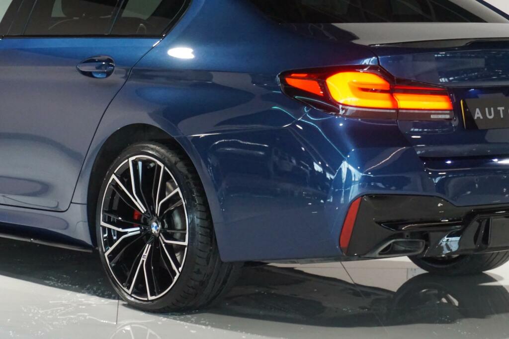 BMW 5 Series M Sport Touring Blue #40