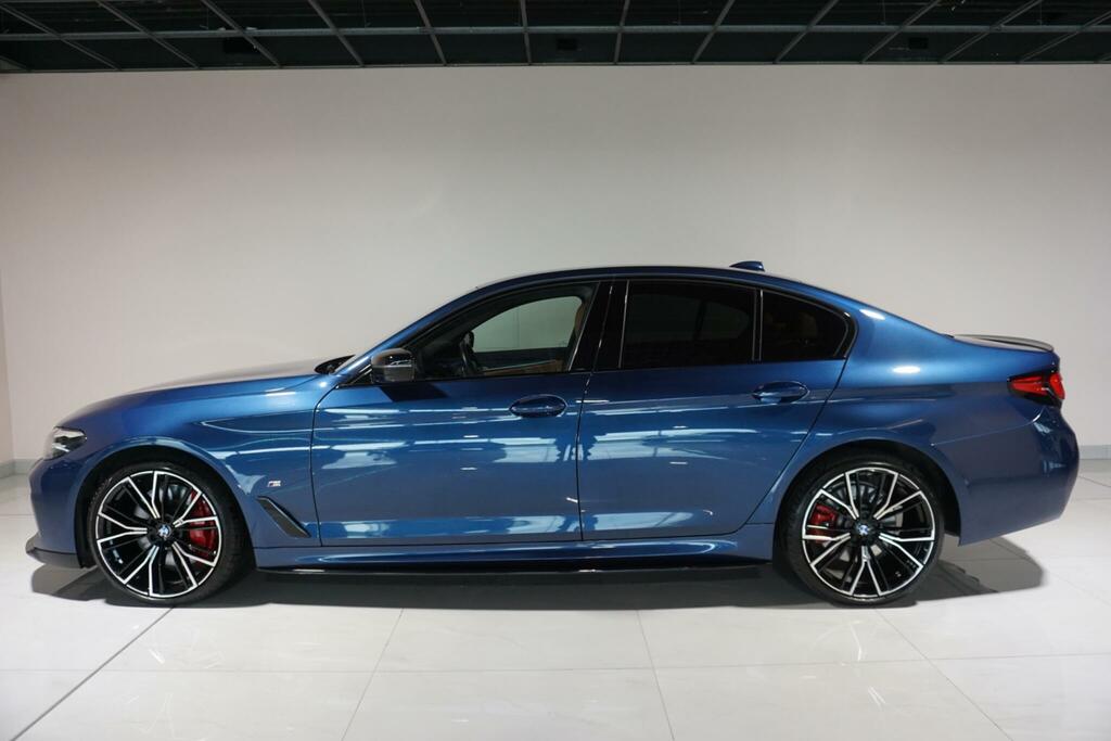 BMW 5 Series M Sport Touring Blue #27