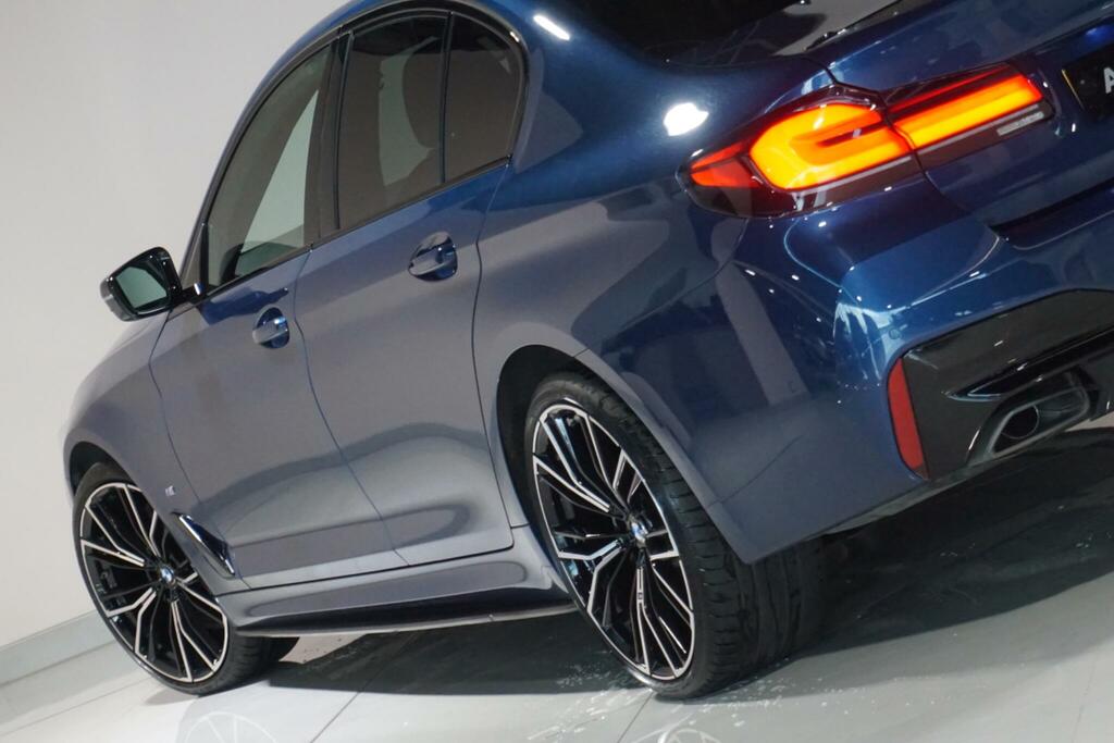 BMW 5 Series M Sport Touring Blue #36