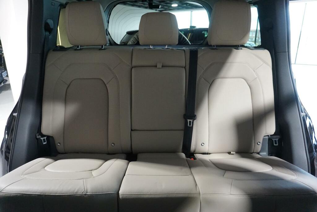 Land Rover Defender 110 D250 110 Se  #7
