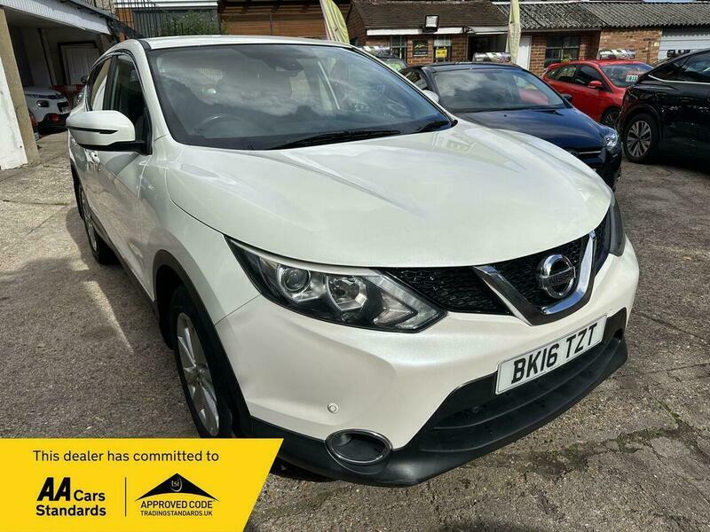 Nissan Qashqai 1.2 Dig-t Acenta 2Wd White