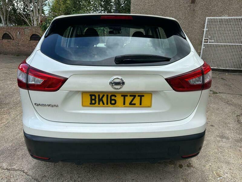 Nissan Qashqai 1.2 Dig-t Acenta 2Wd BK16TZT White #6