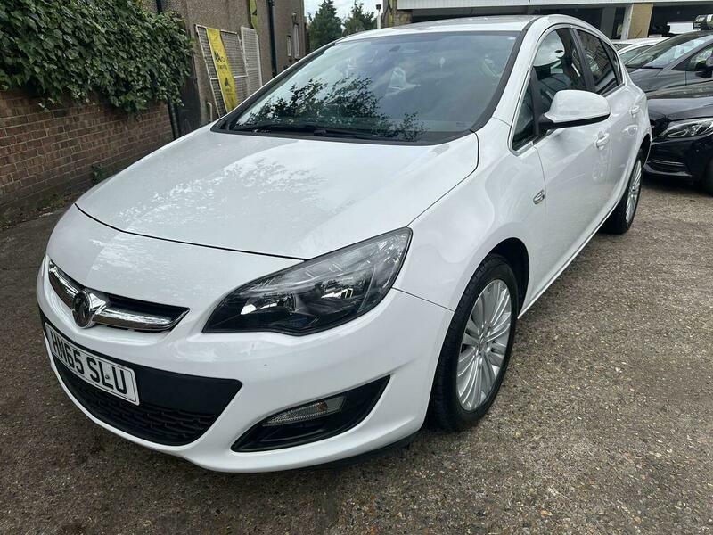 Vauxhall Astra 1.6I Excite Euro 6 HN65SLU White #3