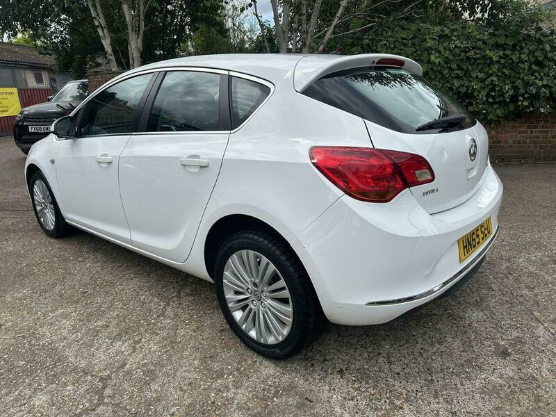 Vauxhall Astra 1.6I Excite Euro 6 HN65SLU White #5