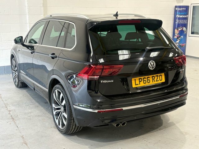 Volkswagen Tiguan 2017 2.0 Tdi Bluemotion Tech R-line Suv LP66RZO Black #3