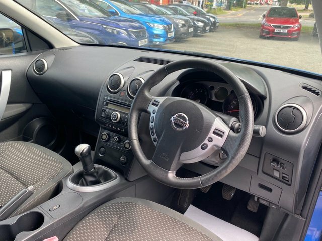 Nissan Qashqai Hatchback Tekna Black #2
