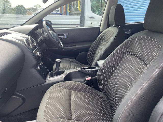 Nissan Qashqai Hatchback Tekna Black #17