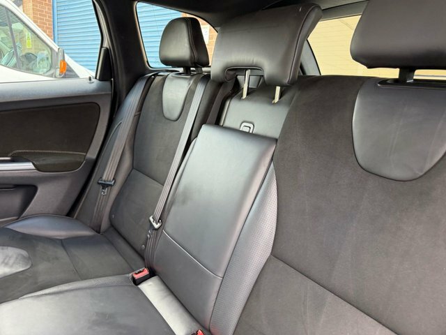 Volvo XC60 D5 Awd Se Lux Nav Park Assist, Winter Pack Black #16