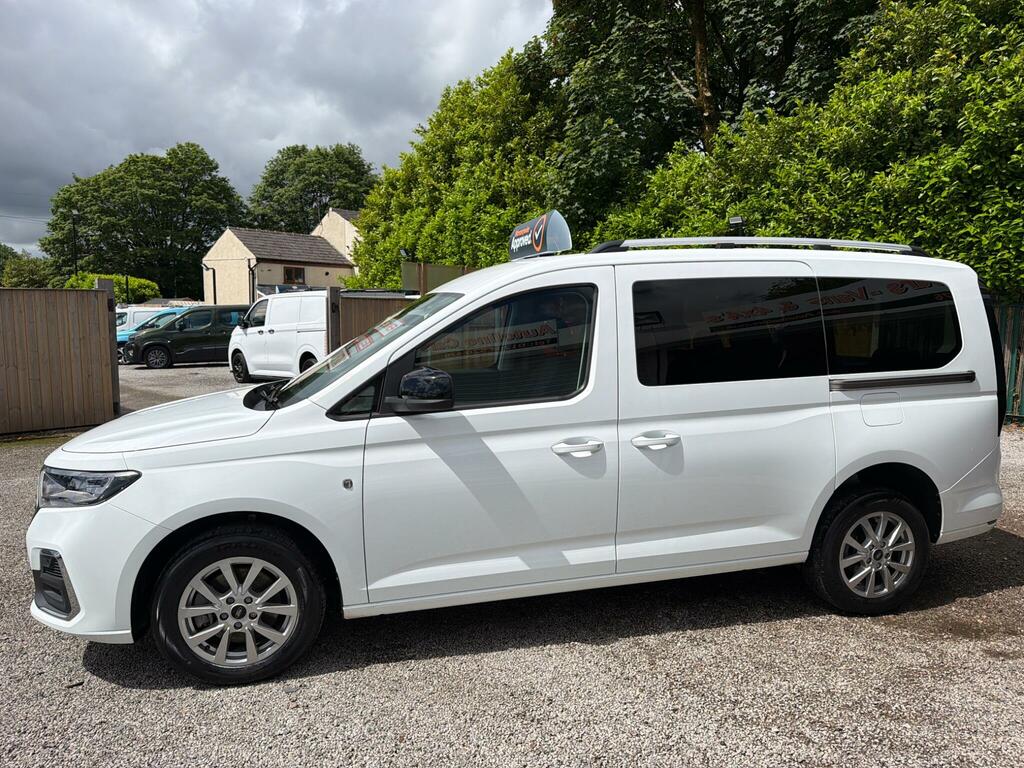 Ford Grand Tourneo Connect 2.0 Ecoblue Titanium Euro 6 Ss White #2