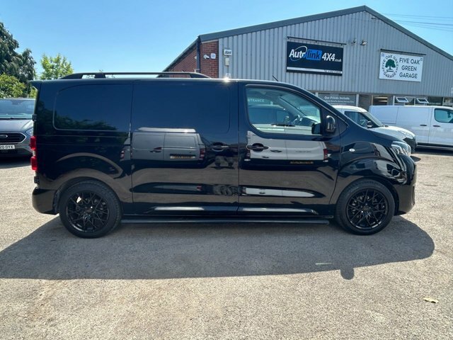 Toyota PROACE 1.5D Active Medium Panel Black #4