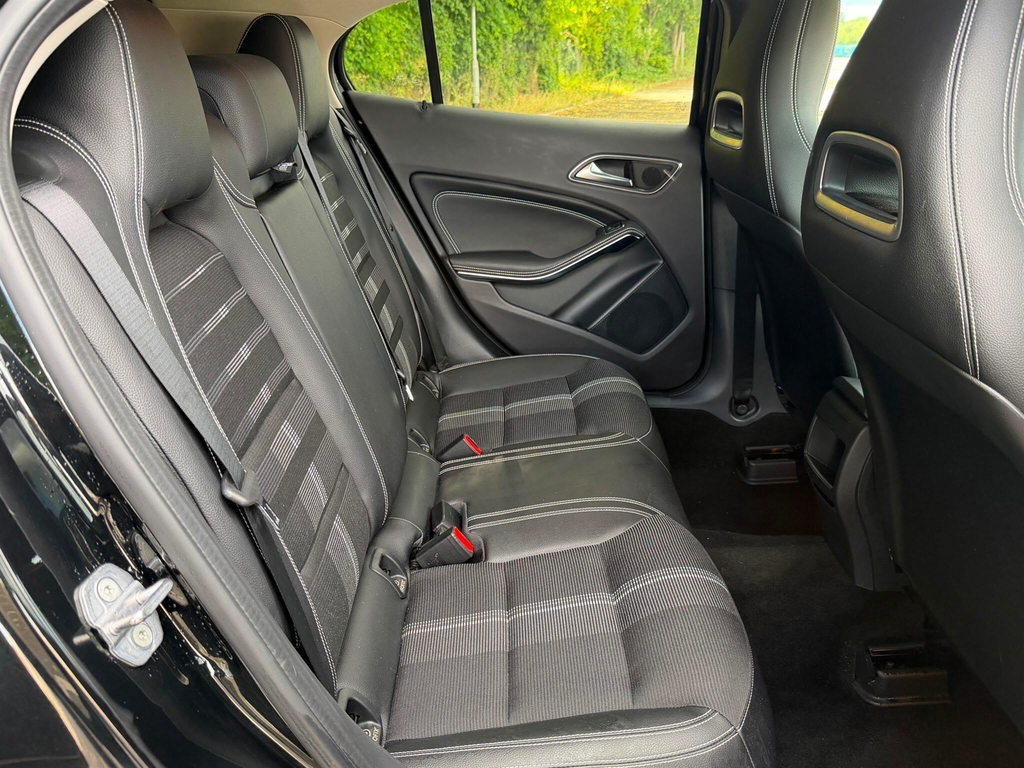 Mercedes-Benz GLA Class Amg Line Grey #27