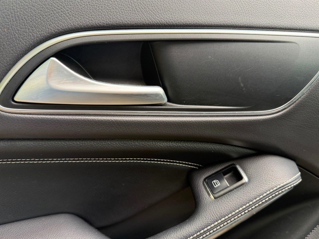 Mercedes-Benz GLA Class Amg Line Grey #37