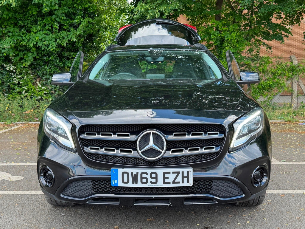 Mercedes-Benz GLA Class Amg Line Grey #9