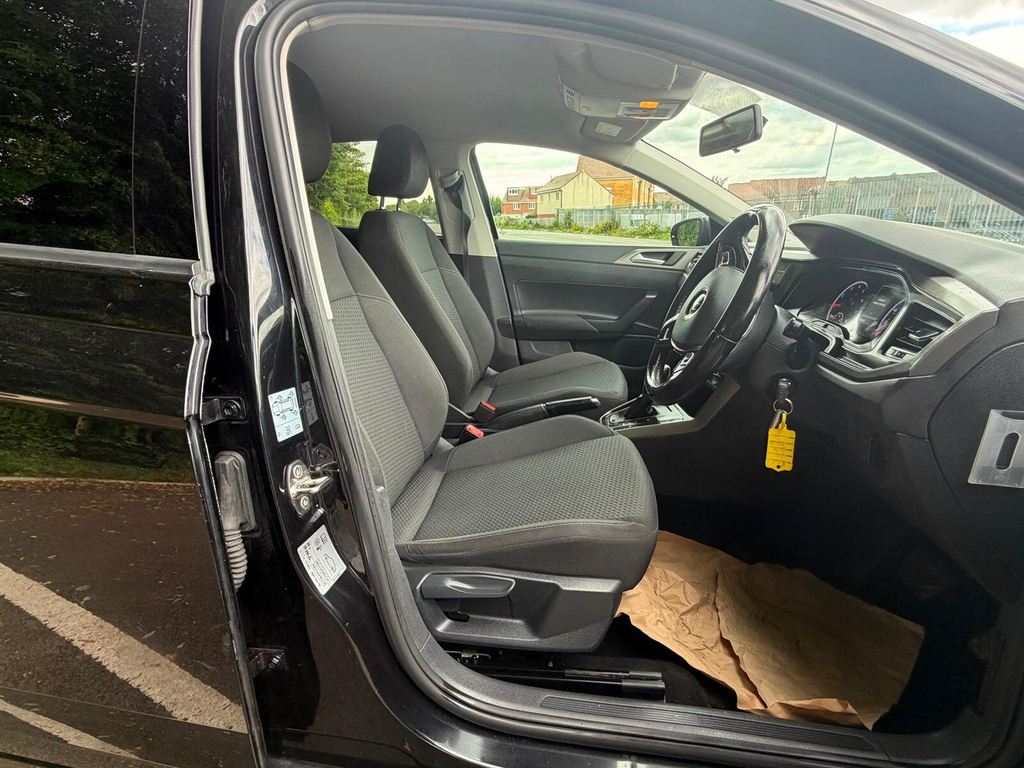 Volkswagen Polo Active Black #23