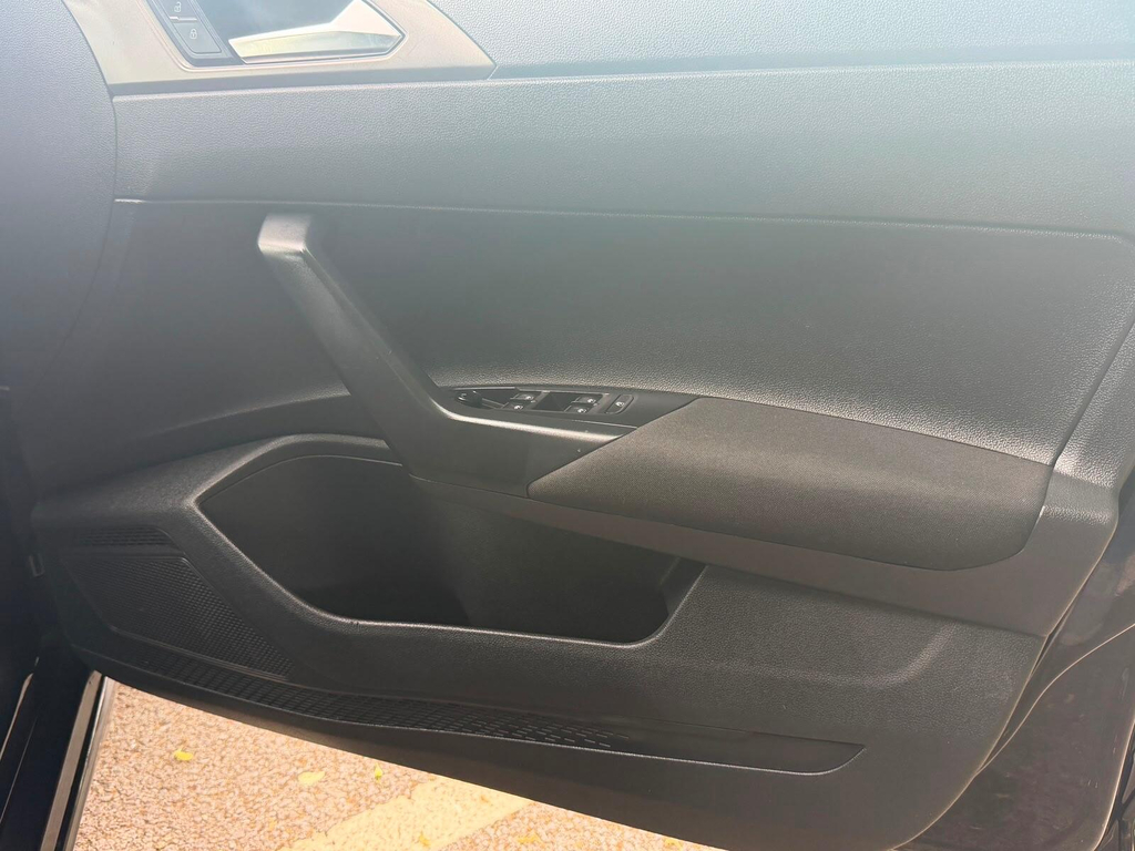 Volkswagen Polo Active Black #37
