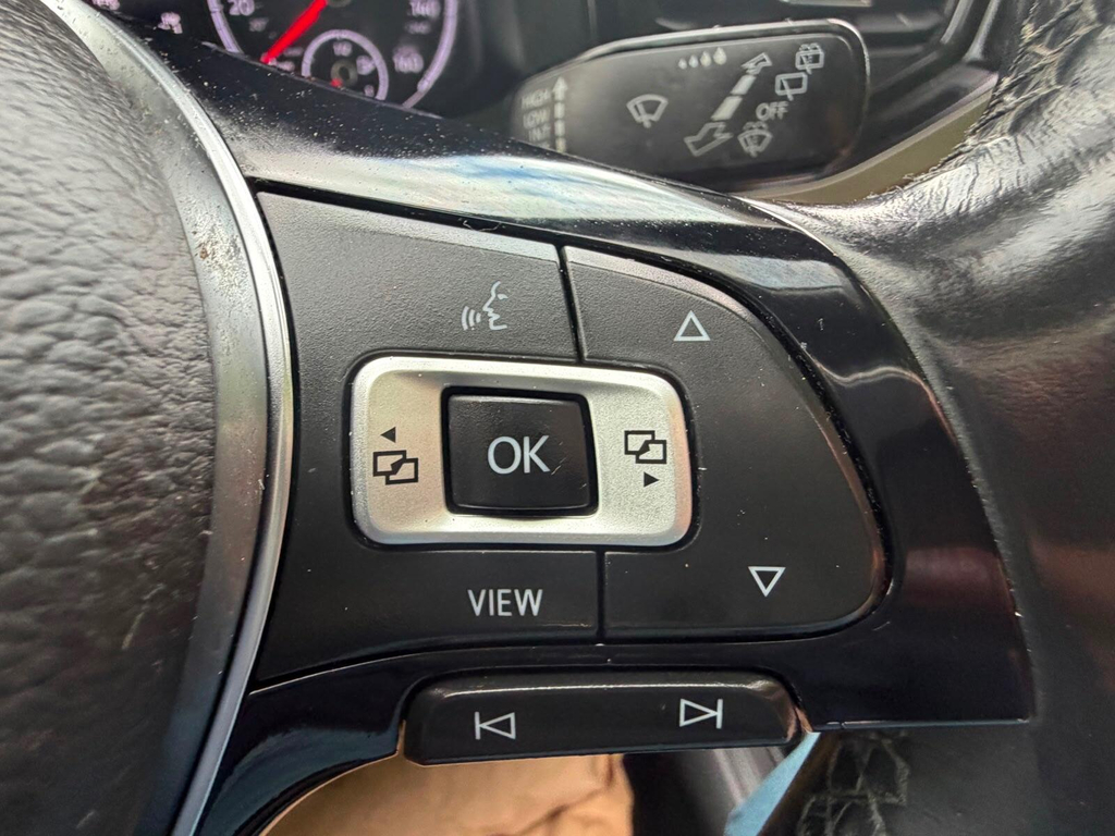 Volkswagen Polo Active Black #30