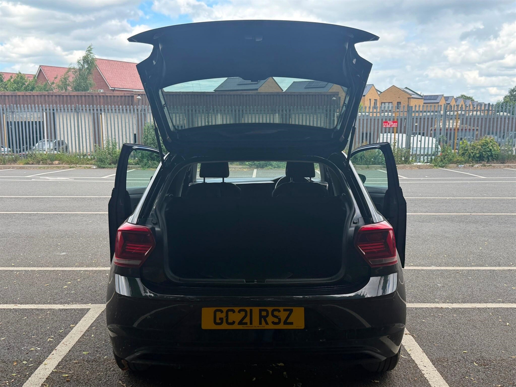 Volkswagen Polo Active Black #46