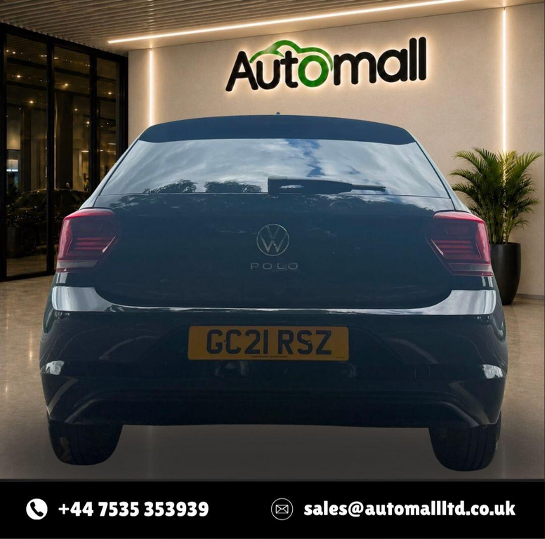 Volkswagen Polo Active Black #16