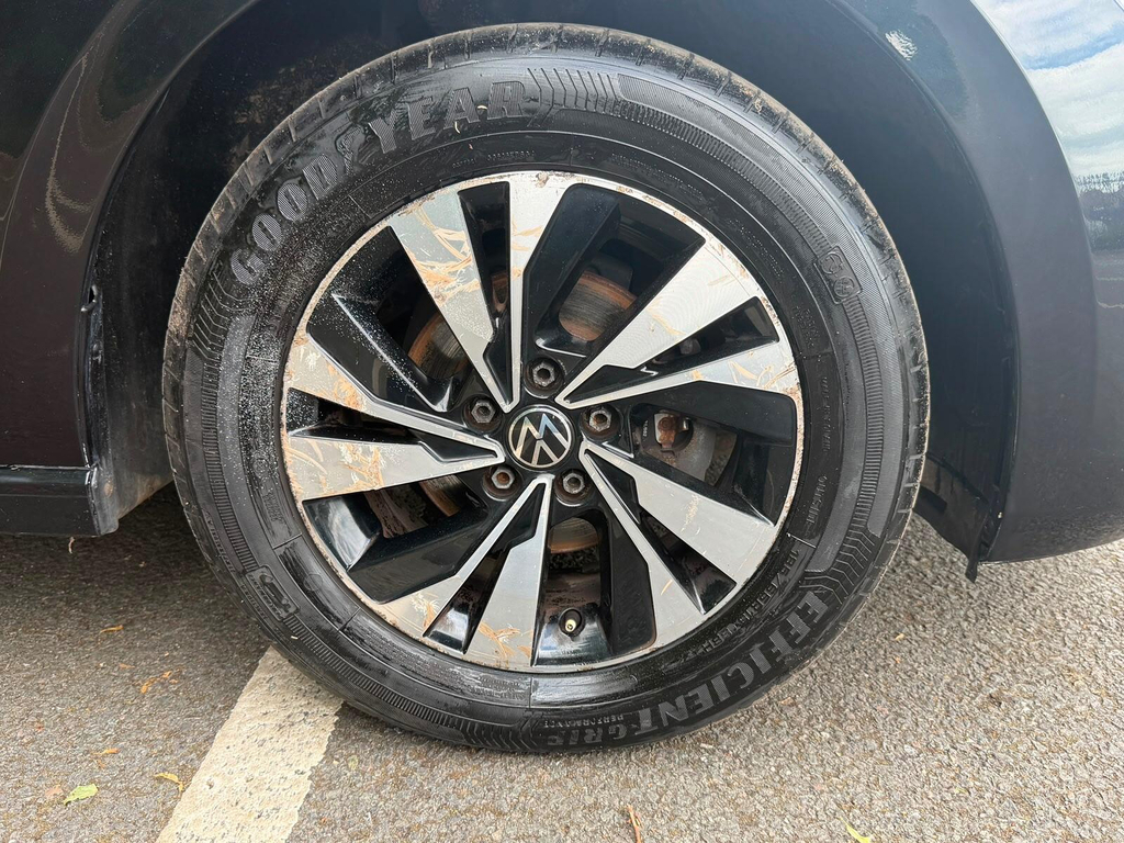 Volkswagen Polo Active Black #39