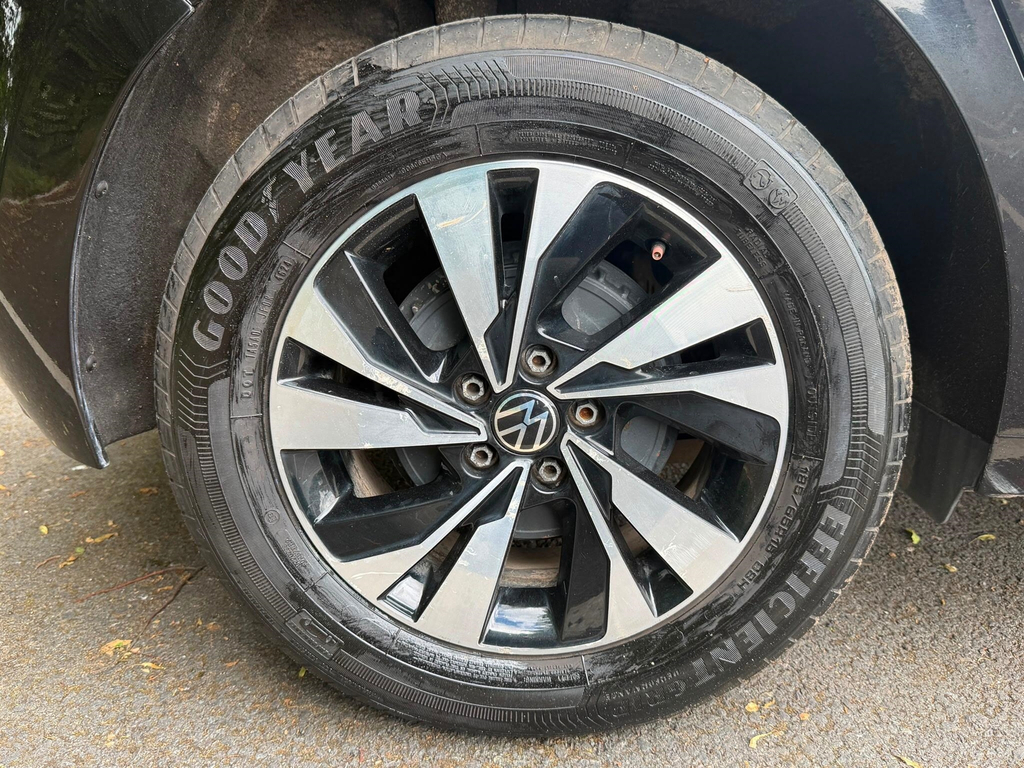 Volkswagen Polo Active Black #40