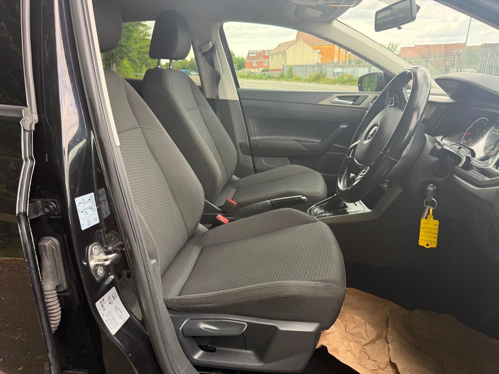 Volkswagen Polo Active Black #24