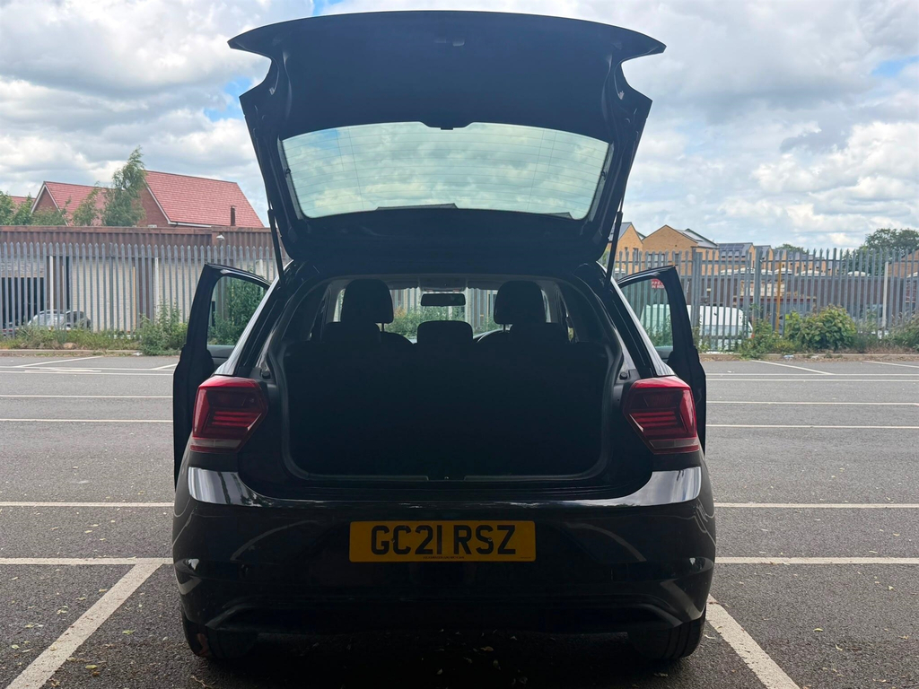 Volkswagen Polo Active Black #19
