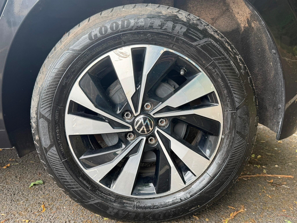 Volkswagen Polo Active Black #41