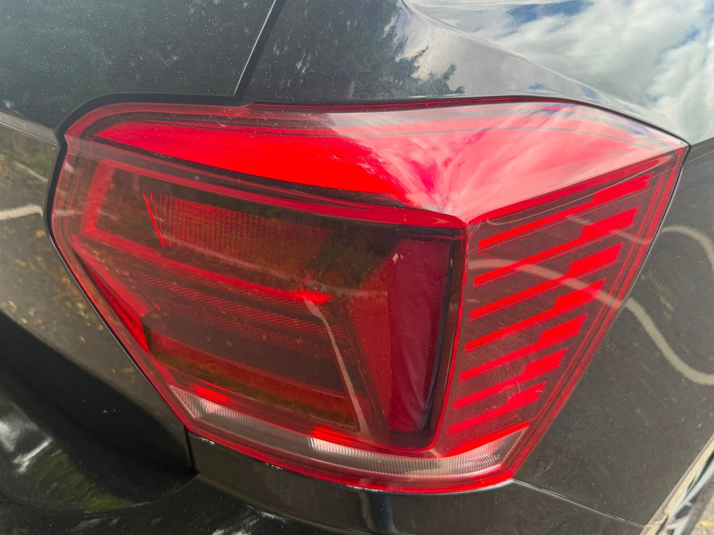 Volkswagen Polo Active Black #49