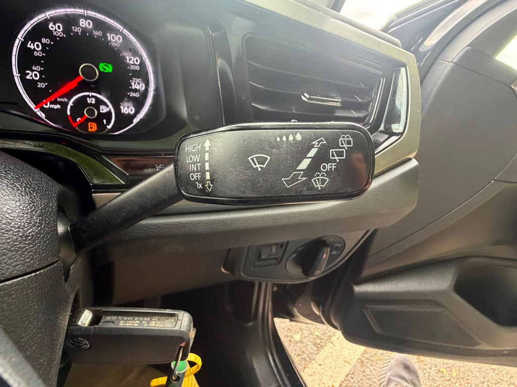 Volkswagen Polo Active Black #28
