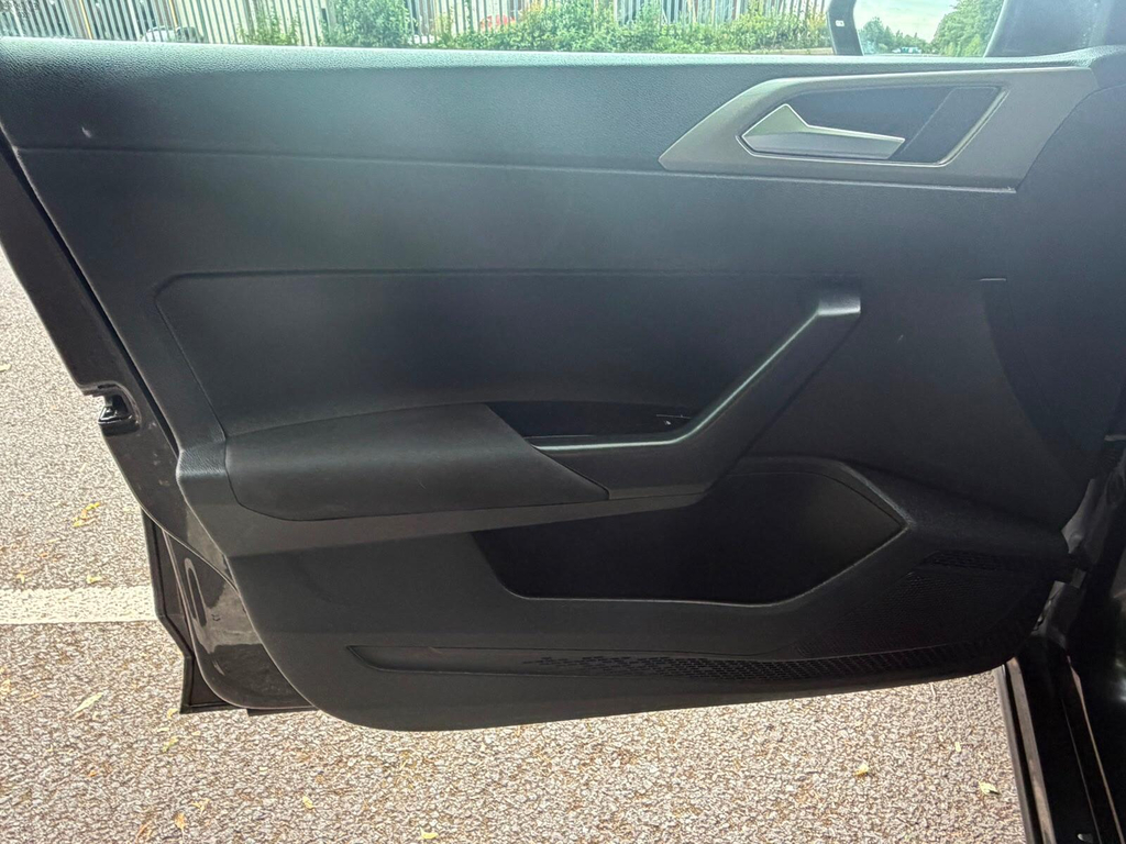 Volkswagen Polo Active Black #34