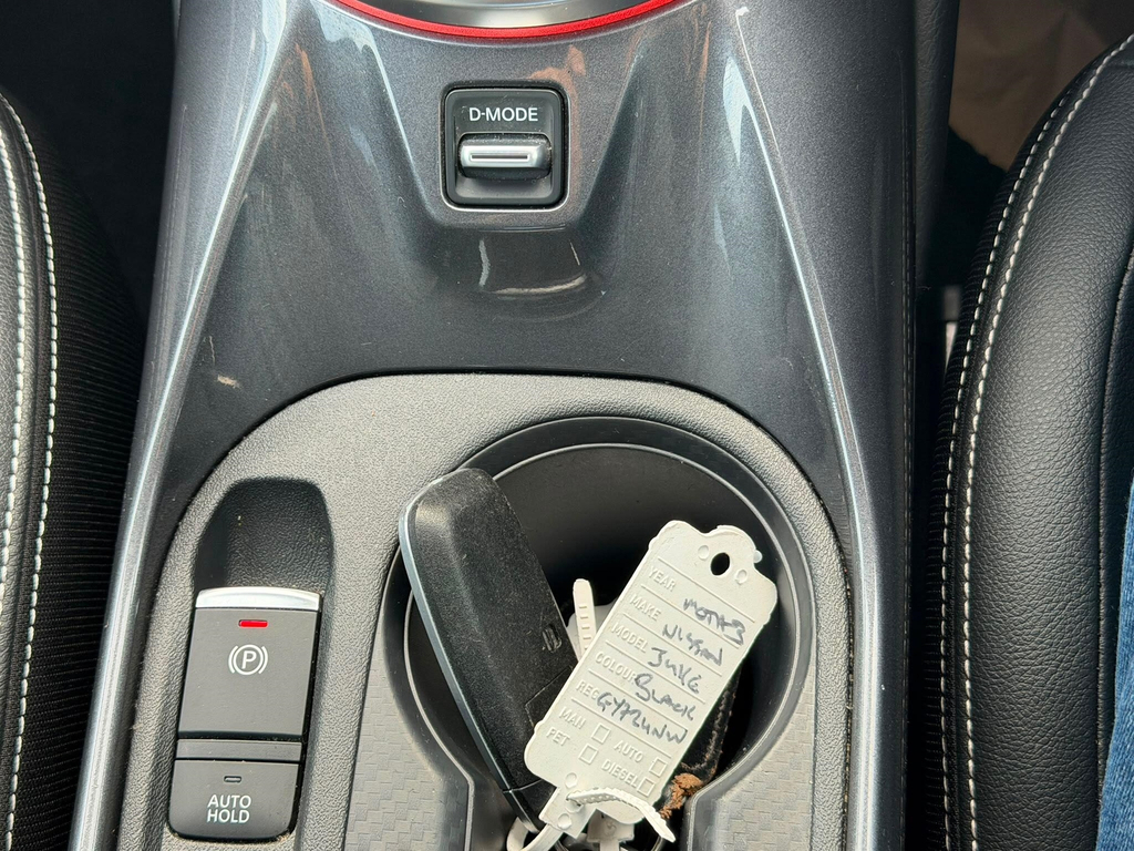 Nissan Juke N-connecta Red #23
