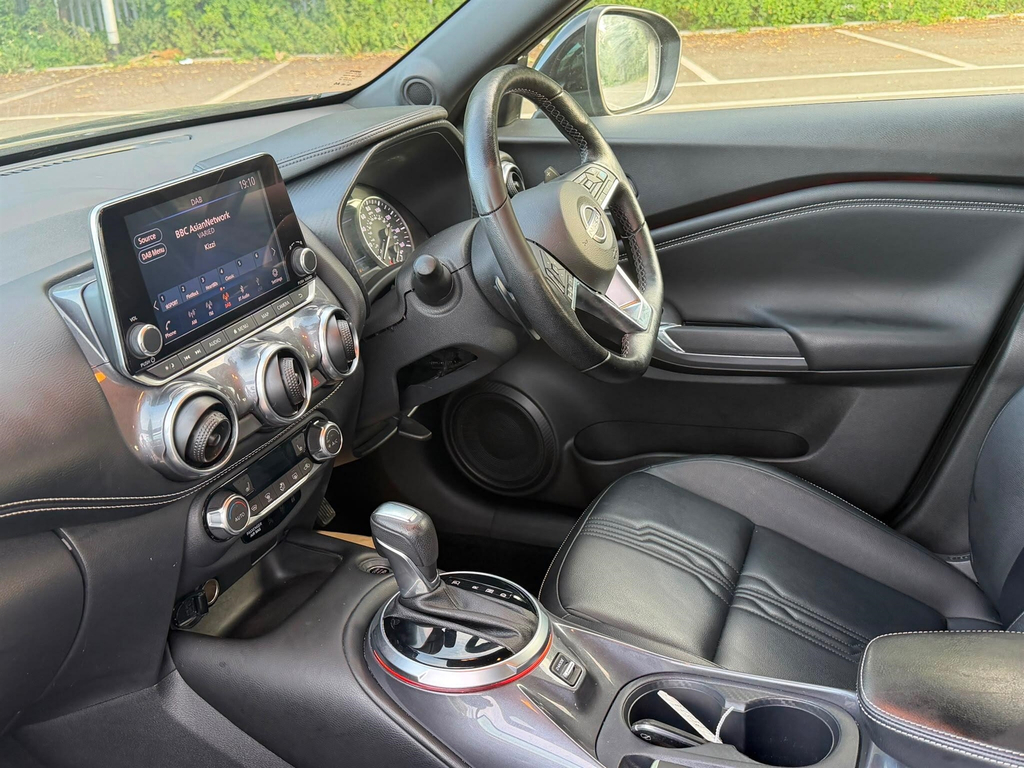 Nissan Juke N-connecta Red #14