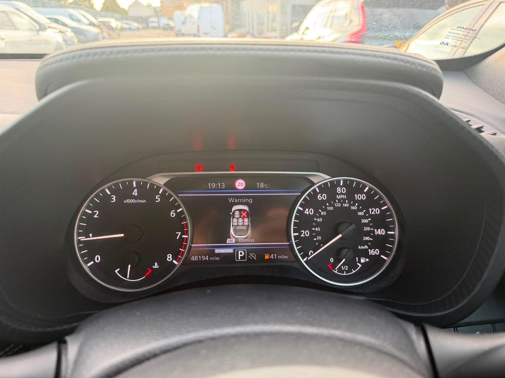 Nissan Juke N-connecta Red #36