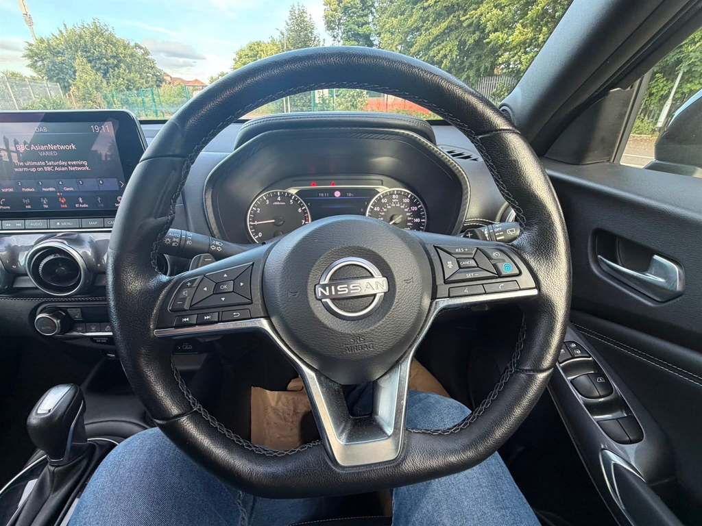 Nissan Juke N-connecta Red #40