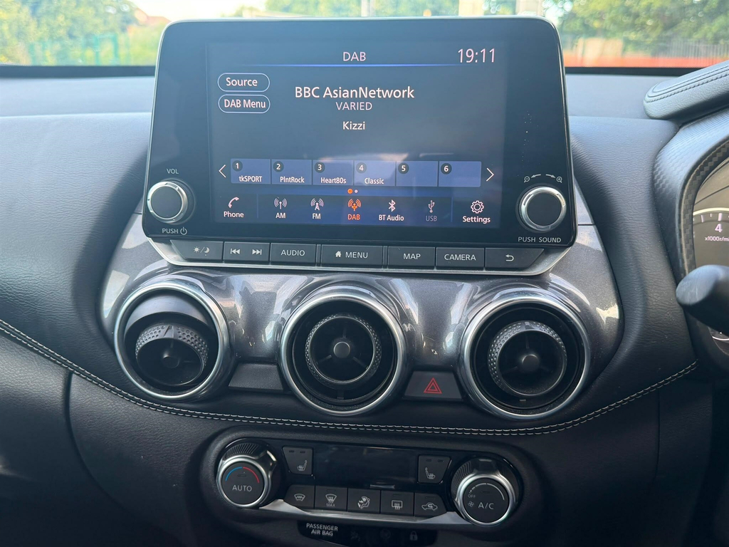Nissan Juke N-connecta Red #35
