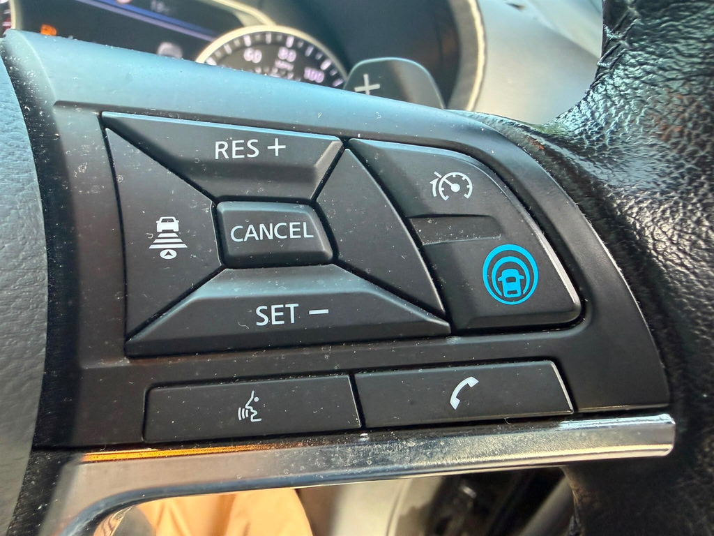Nissan Juke N-connecta Red #28