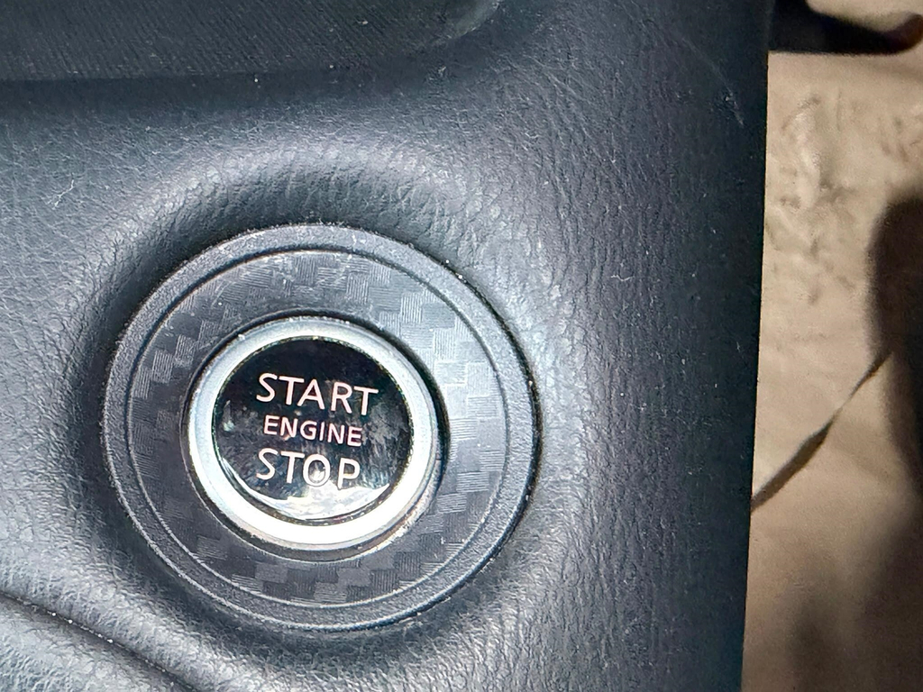 Nissan Juke N-connecta Red #24