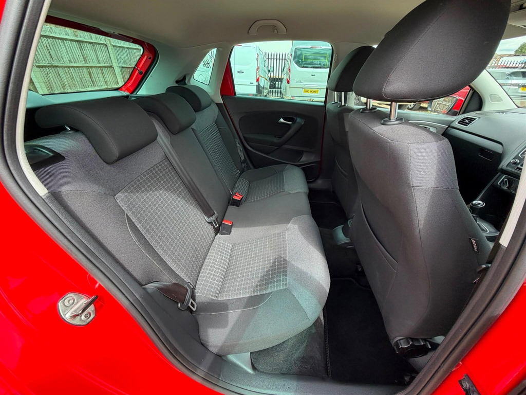 Volkswagen Polo Hatchback Silver #32
